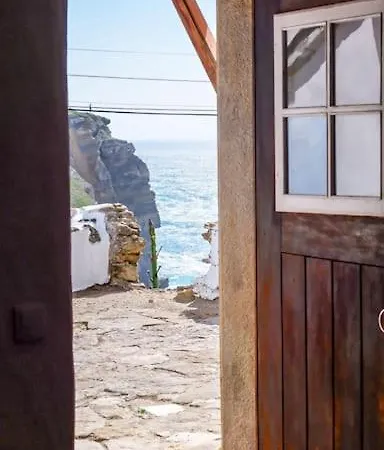 Private, Romantic And Cozy In Azenhas Do Mar Apartment