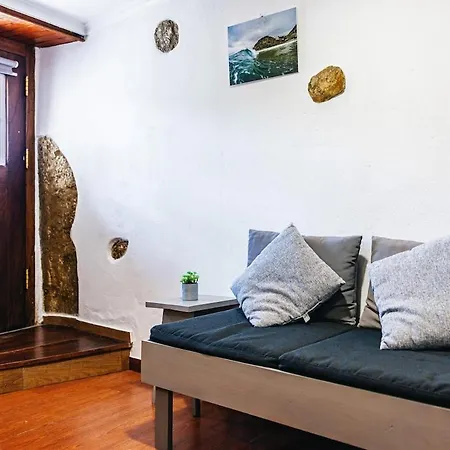 Private, Romantic And Cozy In Azenhas Do Mar